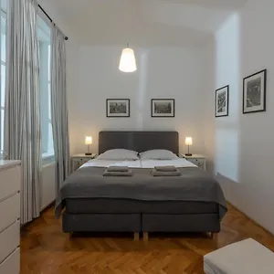 Carolinum Apartment